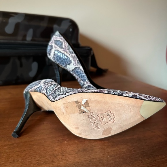 Stuart Weitzman Heels Size 8 - Picture 4 of 4